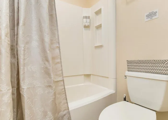 Apartment Sunny Large Two Bedroom Townhouse - Pool