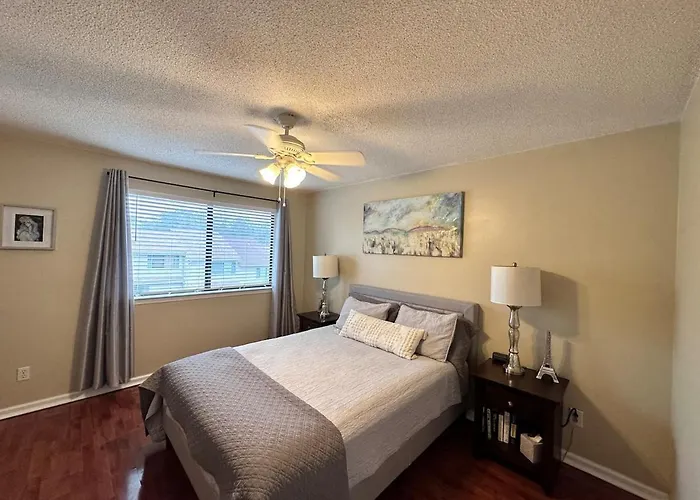 Apartment Sunny Large Two Bedroom Townhouse - Pool *