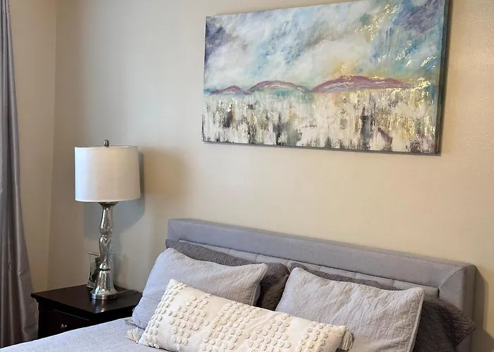 Sunny Large Two Bedroom Townhouse - Pool