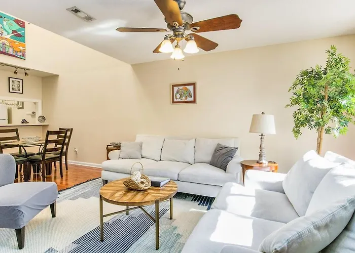 Sunny Large Two Bedroom Townhouse - Pool Pensacola